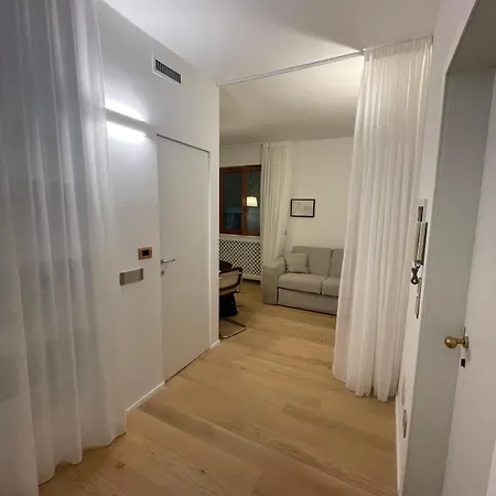 Porta Romana Apartament *